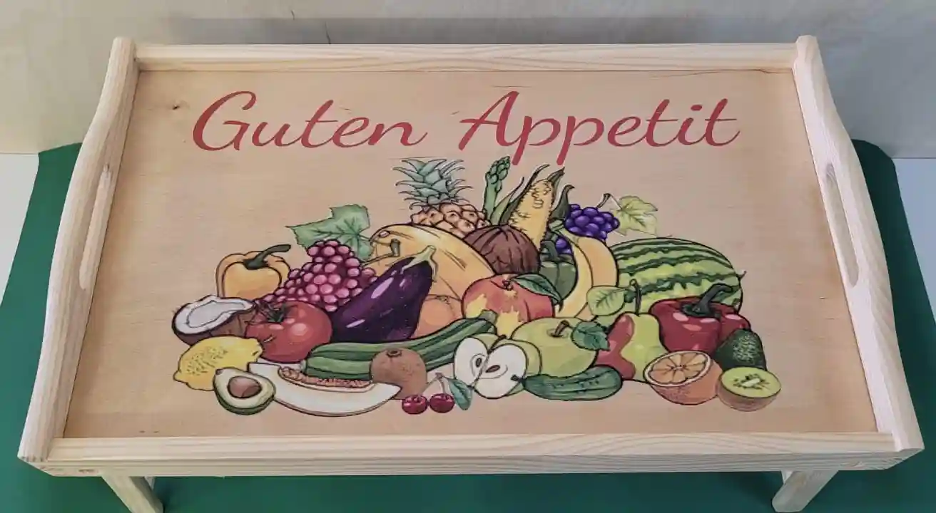 PIKUSA — puuviljamotiiviga hommikusöögialus, Guten Appetit
